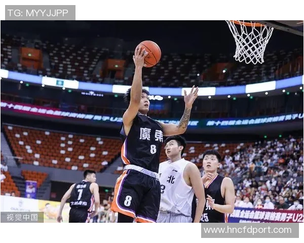 武汉篮球队在全运会积分榜上以98分稳居第一名表现出色 武汉篮球队在全运会积分榜上以98分稳居第一名表现出色