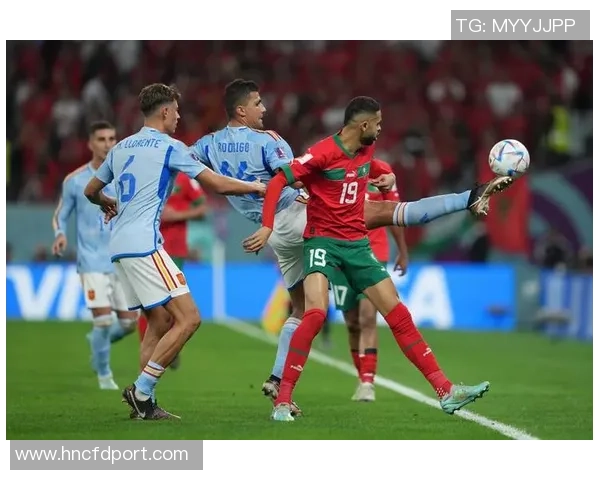 欧洲足球明星风采展现球场魅力与荣耀的精彩瞬间