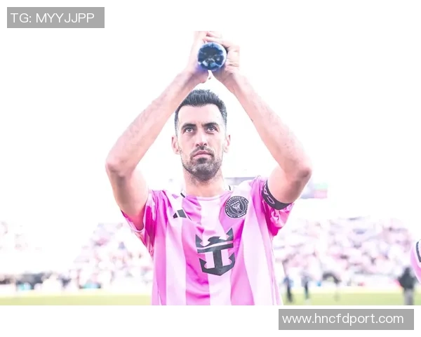 法国光头胡子足球明星的传奇人生与赛场风采揭秘