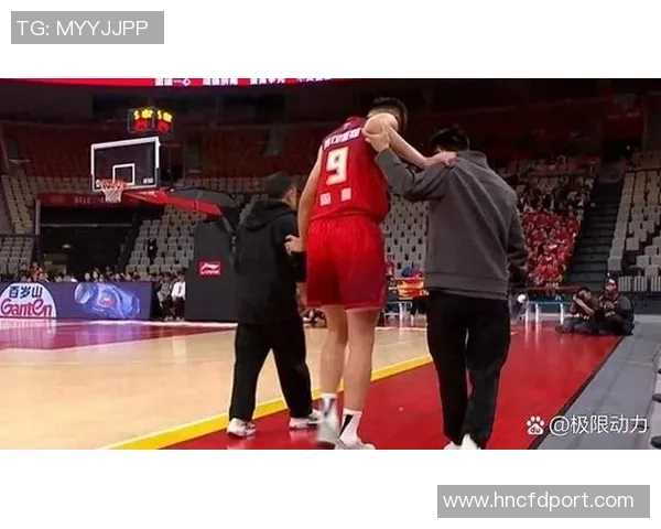 脚踝受伤的足球明星如何克服伤痛重返赛场的励志故事