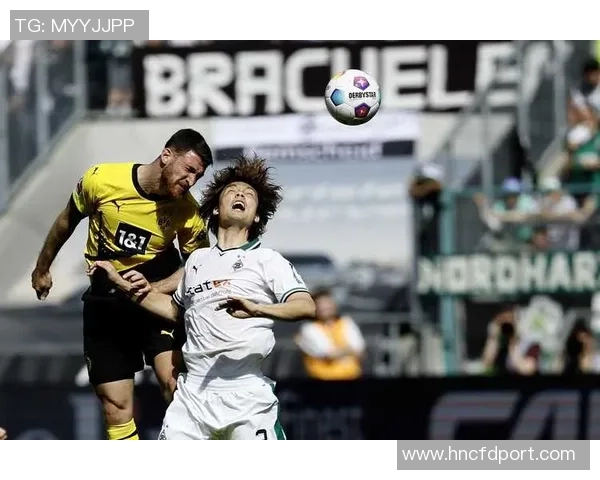 足球明星身着各自队服激情对抗展现球场风采与团队精神