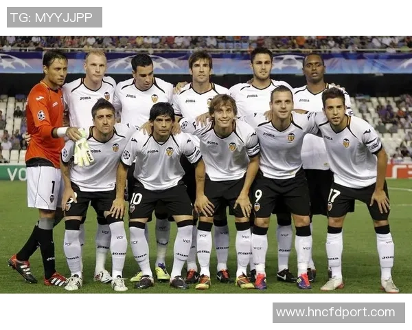 深圳足球队的节奏与风采:聚焦城市足球的未来发展与挑战 深圳足球队的节奏与风采:聚焦城市足球的未来发展与挑战